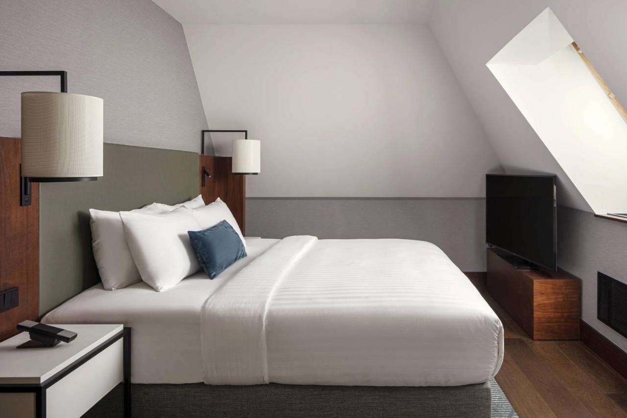 Prague Marriott Hotel Exterior photo A bedroom at the hotel