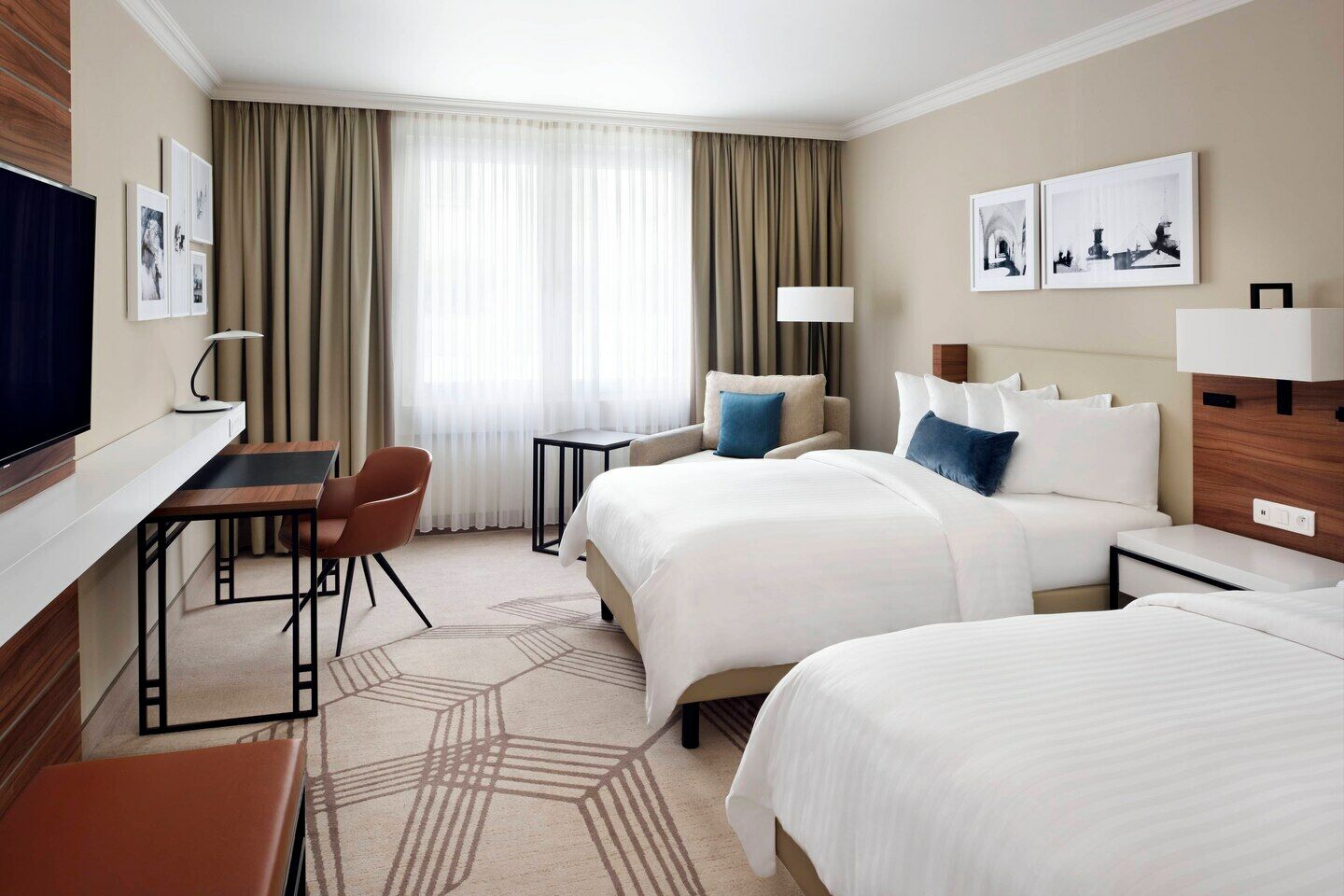 Prague Marriott Hotel Room photo A guest room at the Renaissance Boston Harborview
